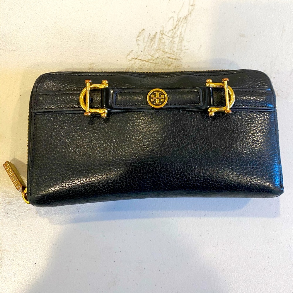 Black Tory Burch Zip Wallet